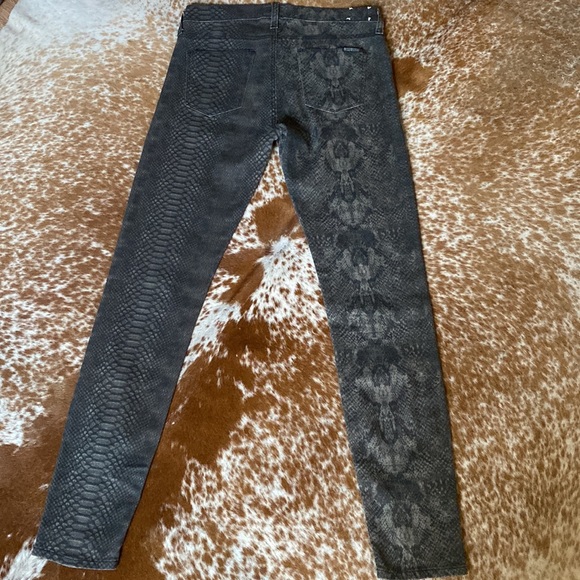 Hudson Jeans Nico Super Skinny Mid-Rise Snakeskin Print Jeans - Picture 14 of 16